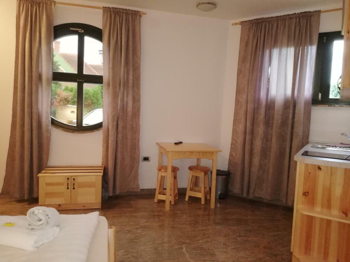 Casa Ninfea Panzio Apartment *
